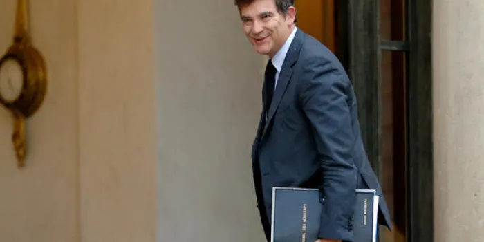 arnaud montebourg, ministre français de la rénovation industrielle, arrive à la réunion hebdomadaire du cabinet le 11 septembre 2013 au palais elysee à paris afp photo patrick kovarik