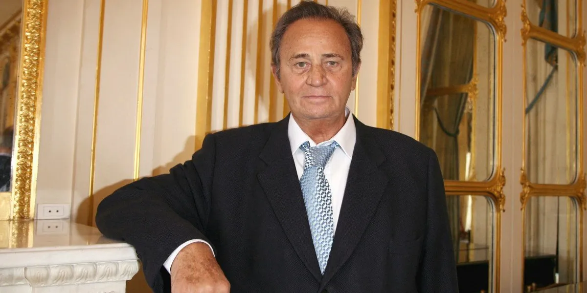 suzy delair receives the medal of 'l'ordre national de la legion d'honneur' - paris