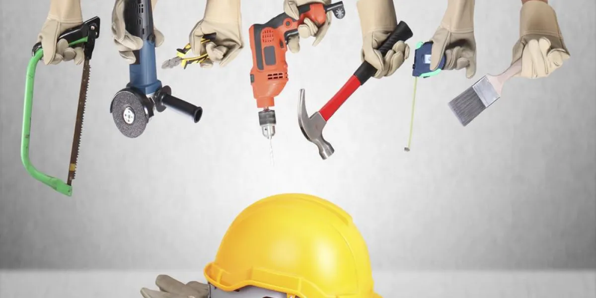 sélection d'outils sous la forme d'une maison, concept de rénovation