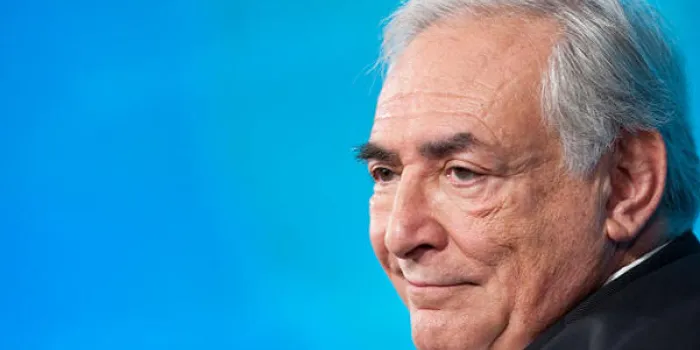 dominique strauss-kahn participe à une table ronde sur la jeunesse, l'emploi et la croissance inclusive au moyen-orient et en afrique du nord à la banque mondiale imf réunions de printemps à washington, dc le 15 avril 2011 afp photo nicholas kamm