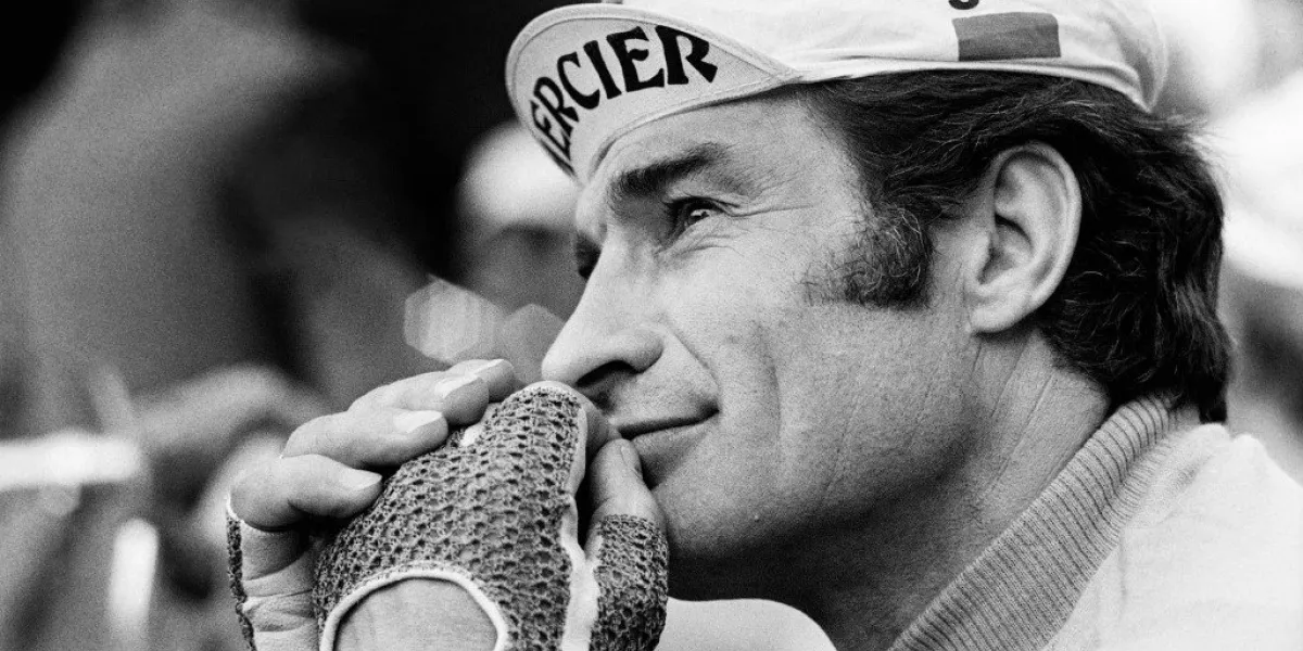 headshot taken on september 21, 1976 of french cyclist raymond poulidor, in bagneux (photo by -   afp)