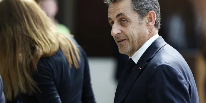 l'ancien président français nicolas sarkozy arrive à l'hôtel fairmont pour une conférence privée le 18 juin 2014 à monaco afp photo valery hache