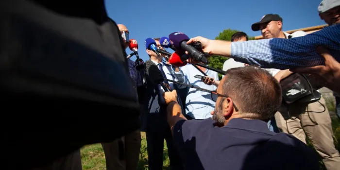 conférence de presse sur la disparition d'un petit garçon de deux ans - vernet