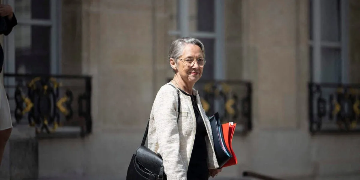 le premier ministre français elisabeth borne quitte le palais présidentiel de l'Élysée après le conseil des ministres hebdomadaire, à paris, france, le 16 mai 2023 photo by eliot blondet abacapresscom