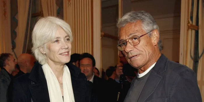 des célébrités françaises assistent à une cérémonie de décoration au ministère de la culture à paris