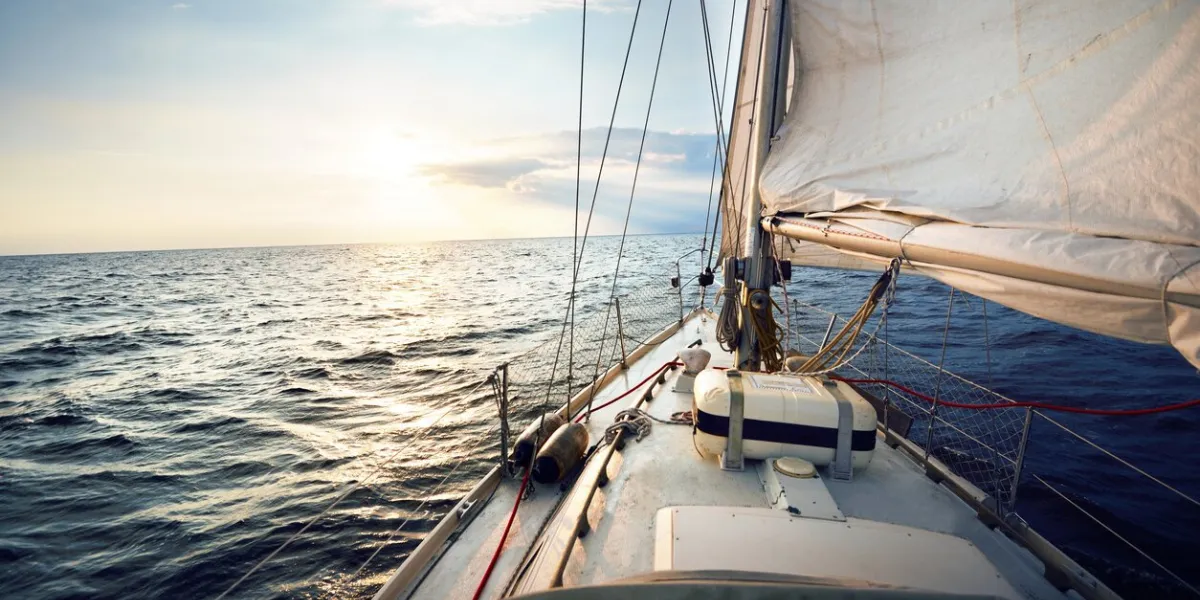 view from a sailboat, tilted by the wind