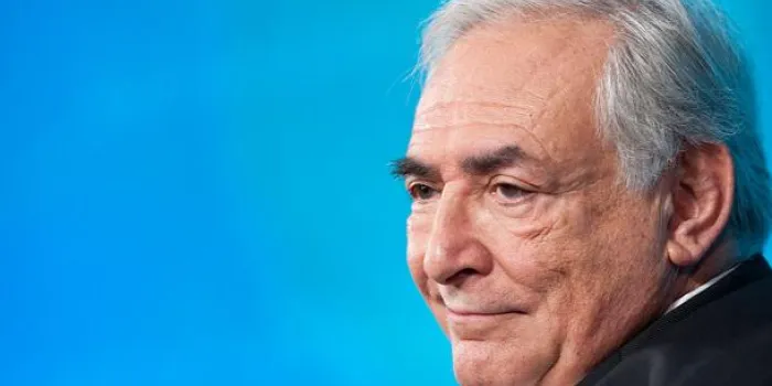 dominique strauss-kahn participe à une table ronde sur la jeunesse, l'emploi et la croissance inclusive au moyen-orient et en afrique du nord à la banque mondiale imf réunions de printemps à washington, dc le 15 avril 2011 afp photo nicholas kamm