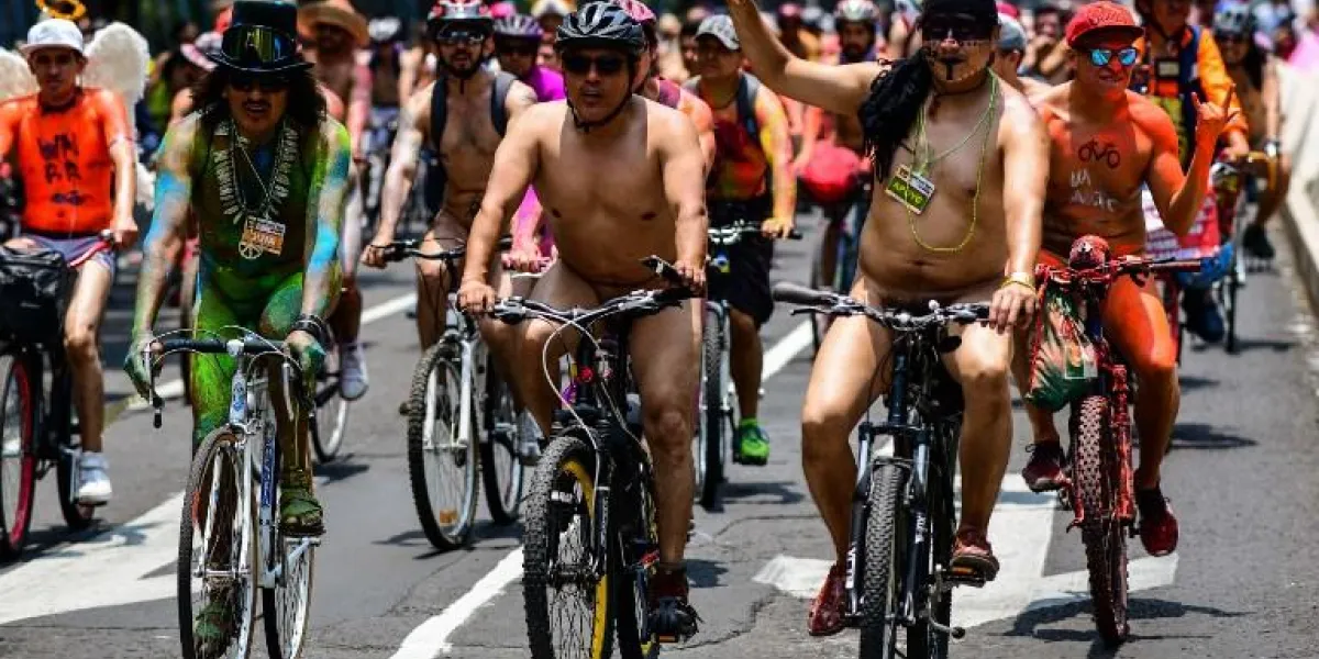 mexico-cycling-world naked bike ride