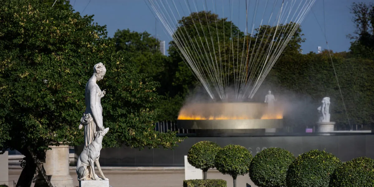 la vasque olympique vue à l'intérieur du jardin des tuileries, dans le cadre des jeux olympiques de paris 2024, à paris, france, le 8 août 2024 photo by balkis press abacapresscom