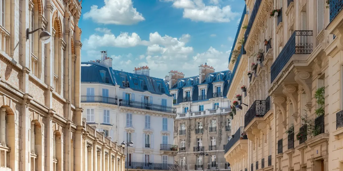 paris, beautiful buildings in a luxury neighborhood in the 17e arrondissement, typical haussmann facades