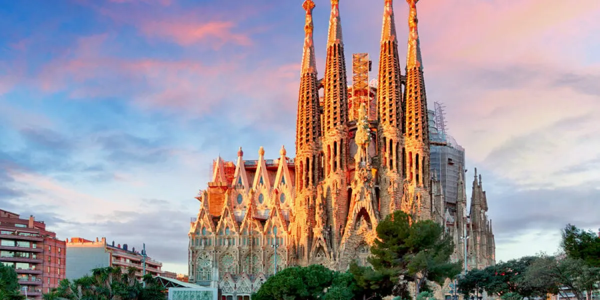 sagrada familia basilica in barcelona