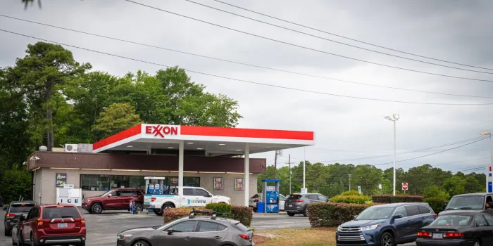 cars begin to line up at an exxon station after fuel shortages were announced due to a cyberattack on the colonial pipelinewilmington, nc, usamay 11