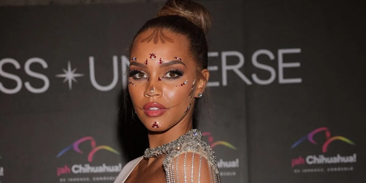 miss france indira ampiot assiste au tapis rouge du gala miss univers catrinas à l'antiguo colegio de las vizcainas à mexico city, mexique, le 1er novembre 2024 photo by yamak perea  eyepix group abapresscom