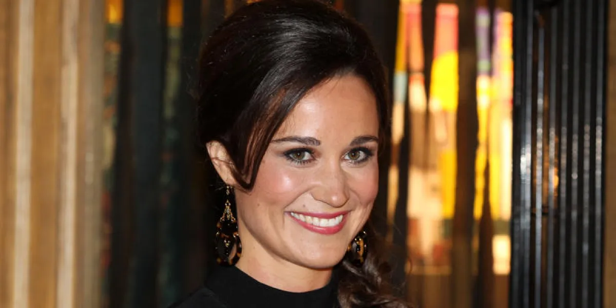 pippa middleton arrive pour la soirée de lancement de son livre de planification de fête, célébrer, à daunt books à londres, uk, le 25 octobre 2012 photo par lewis whyld pa fil abacapresscom