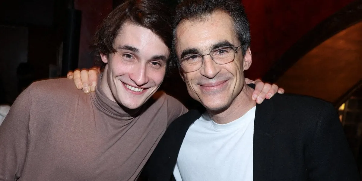 exclusif - aurélien enthoven et son père raphael enthoven assistent au lancement du livre raphael enthoven 'l'esprit artificiel' organisé par five eyes production au buddha bar à paris, france, le 23 janvier 2024 photo by jerome dominé abacapresscom