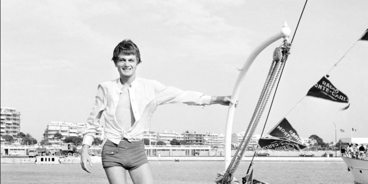 (archives) le chanteur claude francois en vacances sur la cote d'azur (photo by afp archives   afp)
