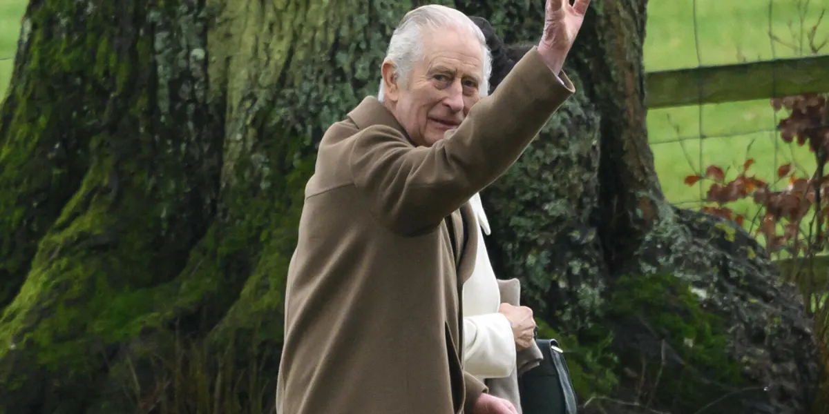 le roi charles iii et la reine camilla se rendent à l'église st mary magdalene, à sandringham, le 11 février 2024, après que charles a remercié les gens pour leur soutien suite au diagnostic de son cancer photo by abacapresscom
