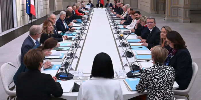 première réunion hebdomadaire du cabinet - paris