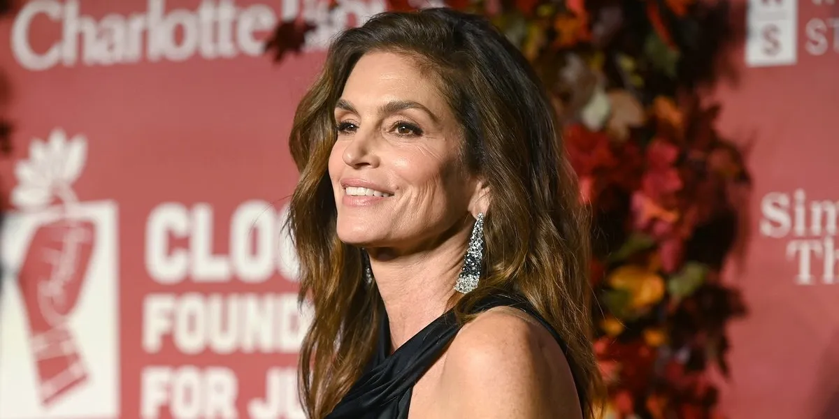 model cindy crawford attends the albie awards hosted by the clooney foundation for justice at the new york city public library, new york city, ny, usa, september 29, 2022 photo by anthony behar spus abacapresscom