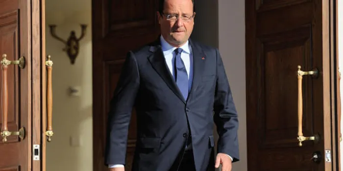 le président de la république française, françois hollande, souhaite la bienvenue au président du mexique, enrique petit-fils, lors d'une réunion bilatérale en marge du sommet du g20 le 6 septembre 2013 à saint-pétersbourg afp photo jacques witt