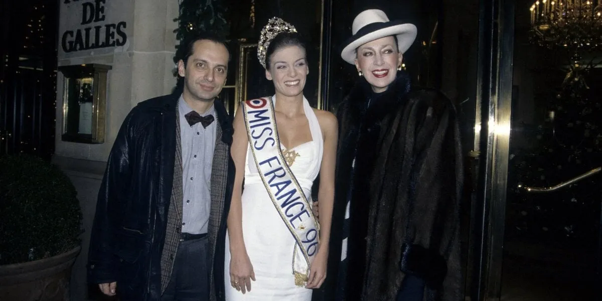 photo de laure belleville miss france 1996 pose avec genevieve et xavier de fontenay en décembre 1996 photo by aps-medias abacapresscom