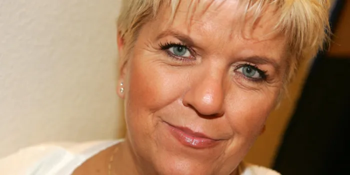 mimie mathy assiste au cirque royal à bruxelles, en belgique le 13 novembre 2007, pour une soirée spéciale appelée les etoiles à foly pour l'association faire une photo de souhaits par abacapresscom, 137485 19 bruxelles bruxelles belgique