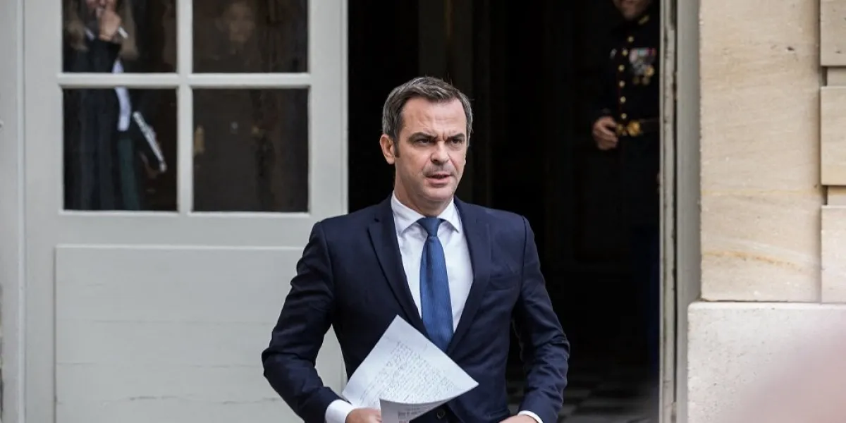 members of the government arrive at matignon - paris