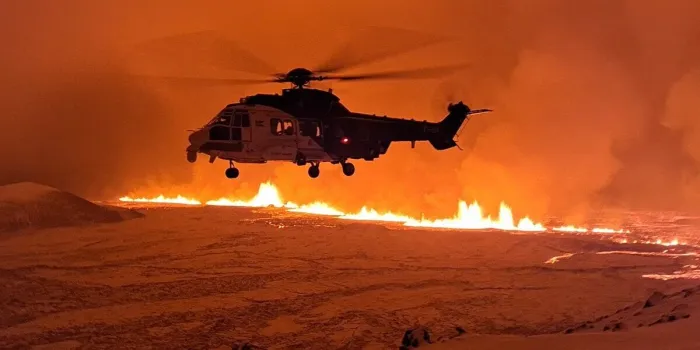le volcan islandais entre en éruption après des semaines d'activité sismique