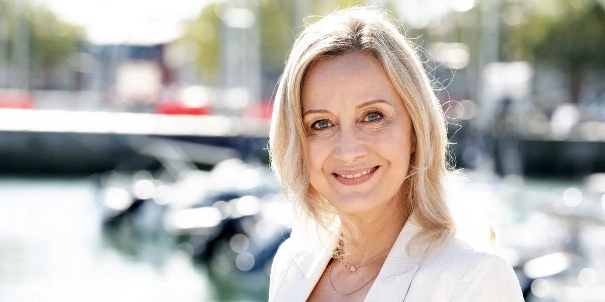 catherine marchal attends the ici tout commence photocall during the la rochelle fiction festival on september 17, 2022 in la rochelle, france photo by david niviere abacapresscom , 825115 043 la rochelle france