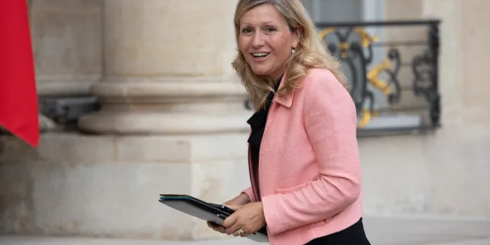 french overseas minister yael braun-pivet arrives for the first weekly cabinet meeting held by the new french prime minister at the elysee presidential palace in paris on may 23, 2022 photo by raphael lafargue abacapresscom , 811147 045 paris france