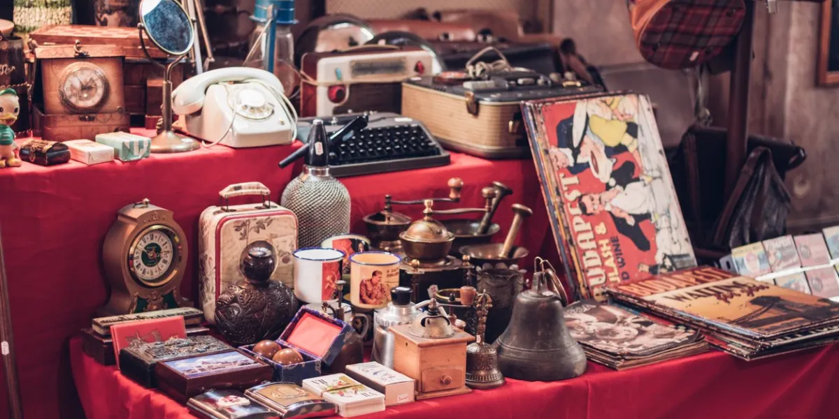antique watches, magazines, phones, suitcases and other retro products