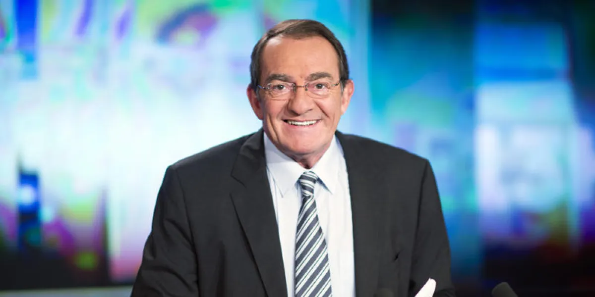 jean-pierre pernaut pose dans un studio le 13 février 2015 à boulogne-billancourt, près de paris afp photo martin bureau