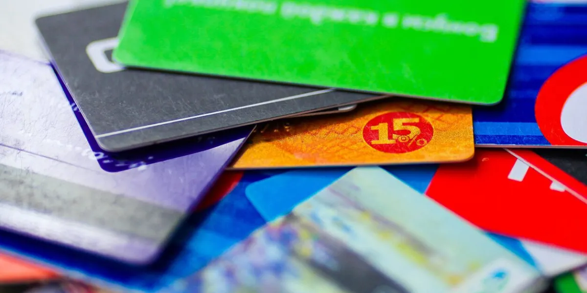 focus on the card with a 15 discount lots of discount discount cards