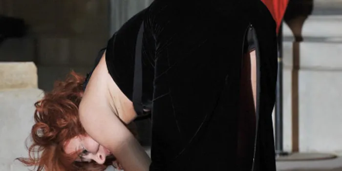 mylene farmer arrive à un dîner d'état au elysee palace - paris