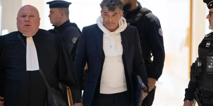 stéphane plaza arrive pour le verdict de son procès - paris